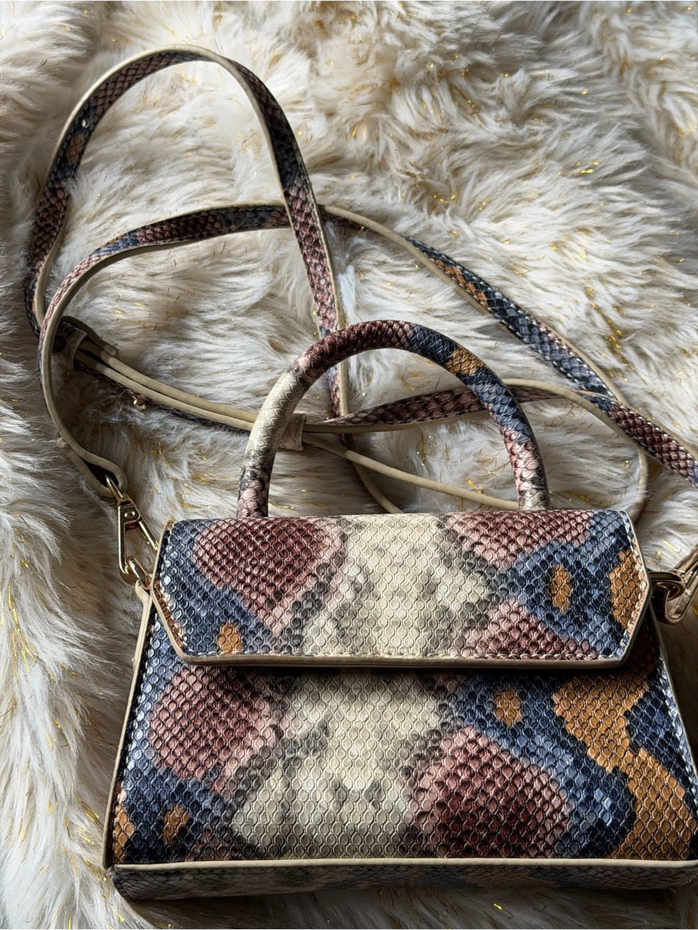 Stylish Snake-Print Crossbody Bag - Multicolor